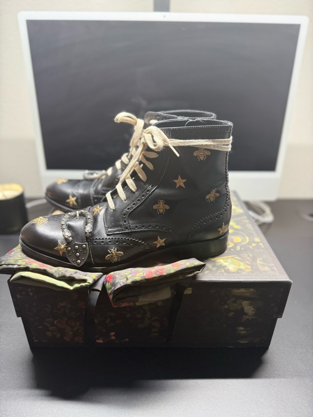 Gucci Queercore Black Lace-Up Ankle Boots with Gold Bee and Star Embroidery - Picture 4 of 4